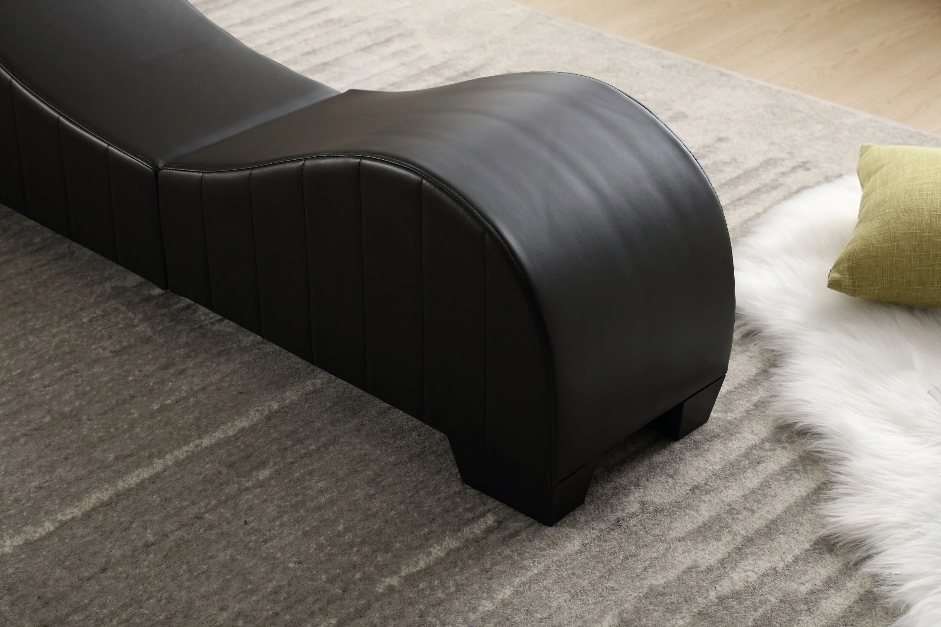 PWOPWOE Yoga Chaise Lounge for Stretching & Relaxation Modern Faux Leather Curved Sofa, Modern Faux Leather Curved Sofa, Living Room Bedroom Accent